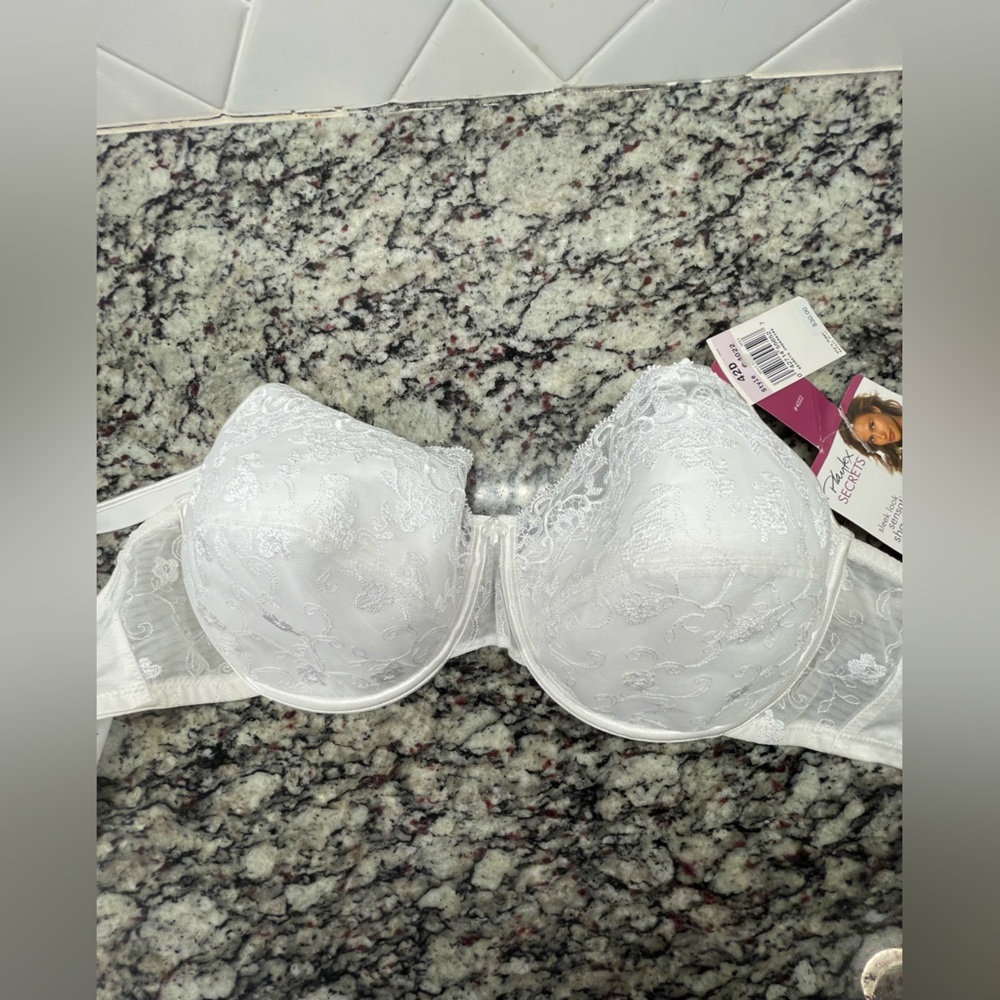 White Lace Underwire Bra with Adjustable Straps